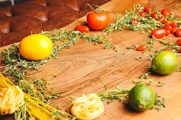 Składniki na blacie kuchennym